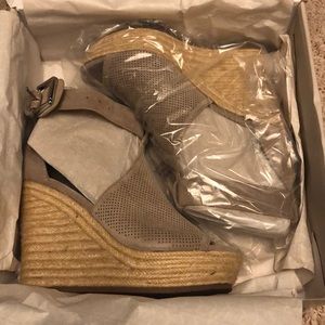 Brand new Marc Fisher leather wedges